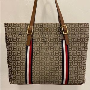 Brand New Tote  Tommy Hilfiger Color Brown